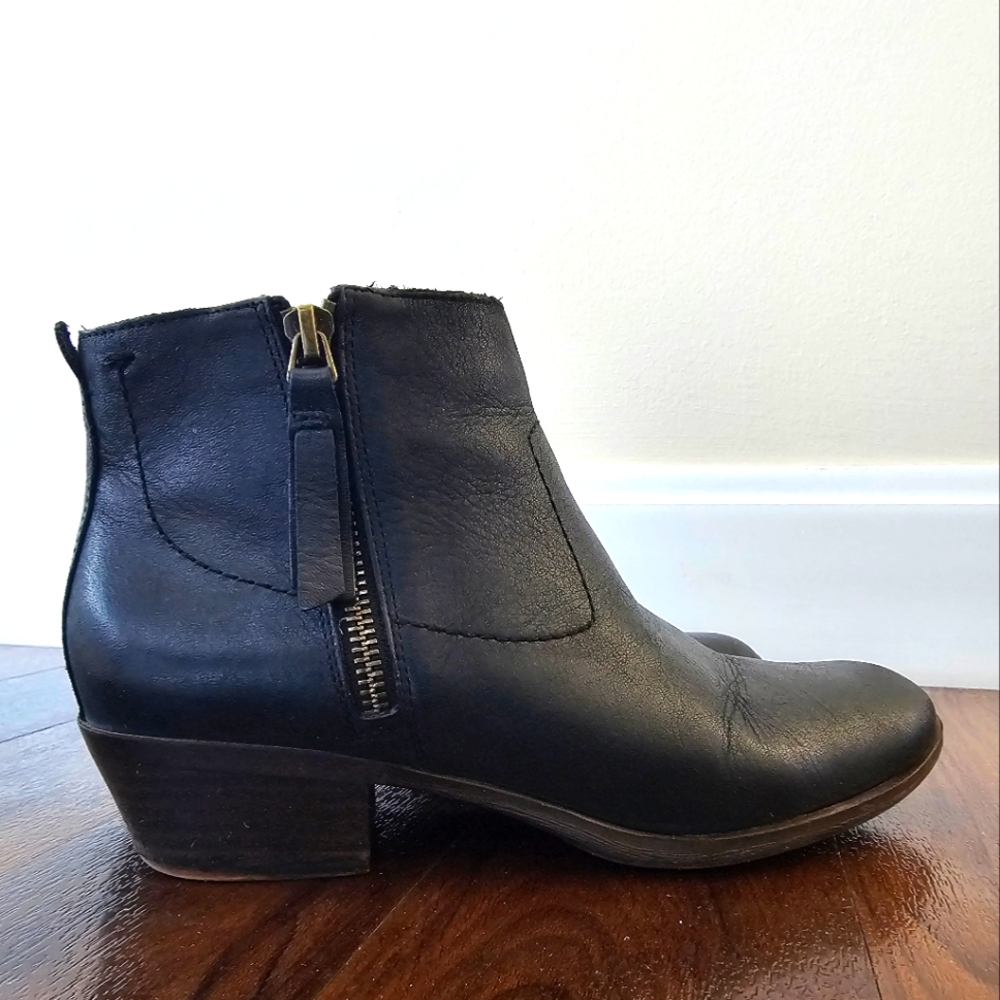 Black Lucky Brand Ankle Boots sz 7
